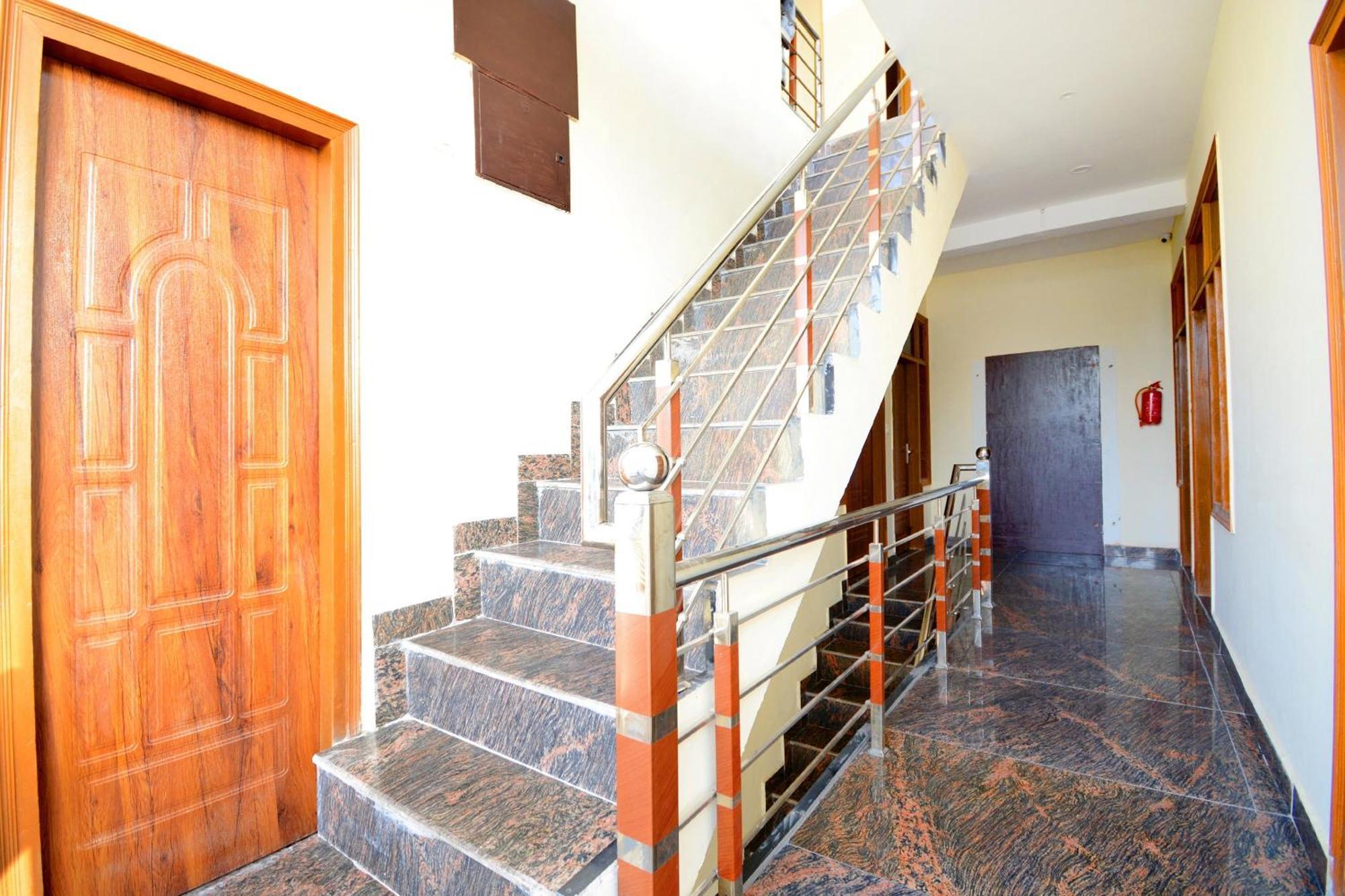 Oyo Flagship 38733 The Sai Palace Panchkula Extérieur photo